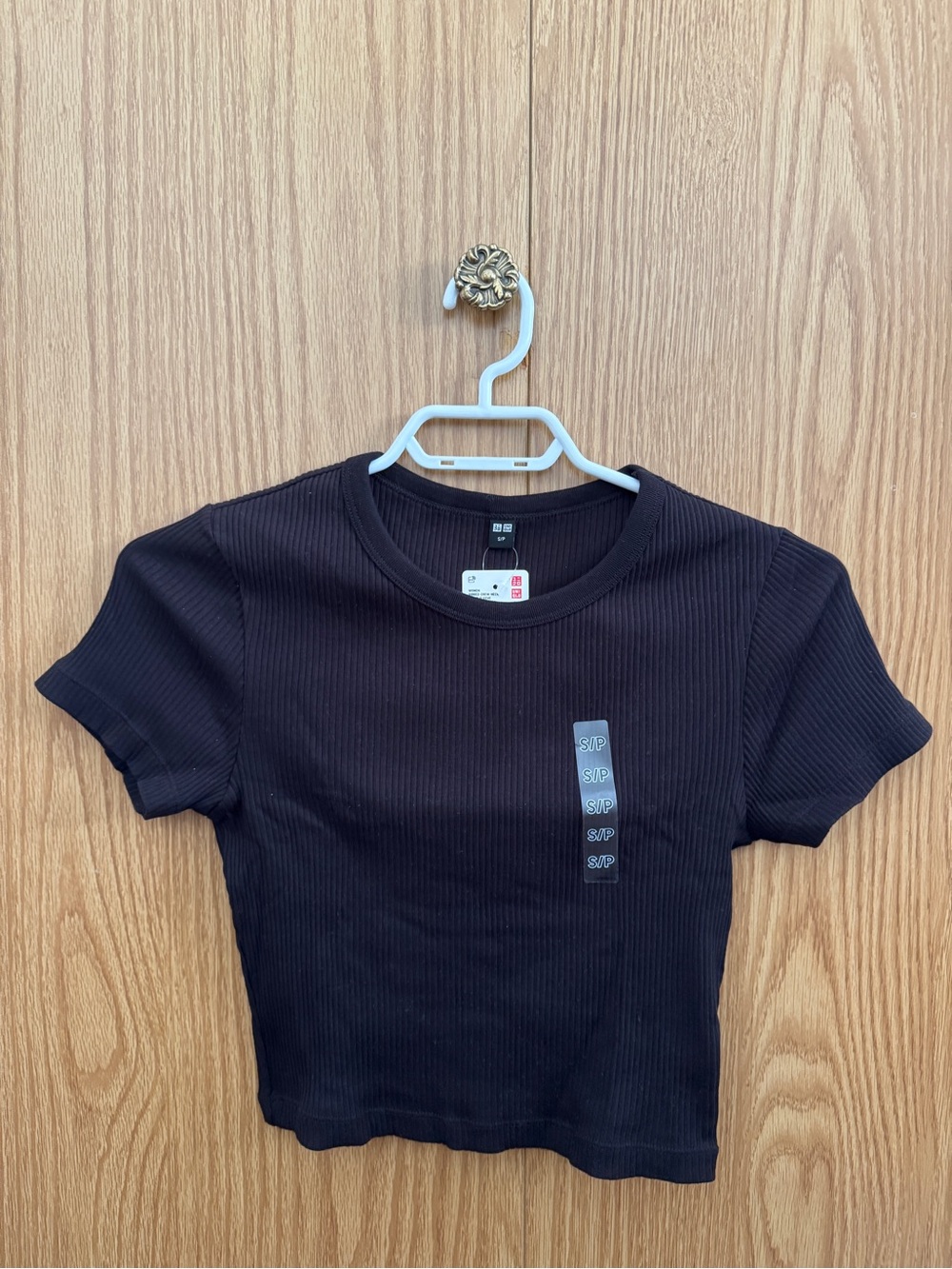 Uniqlo Black Ribbed Short Sleeve Cropped T-Shirt
